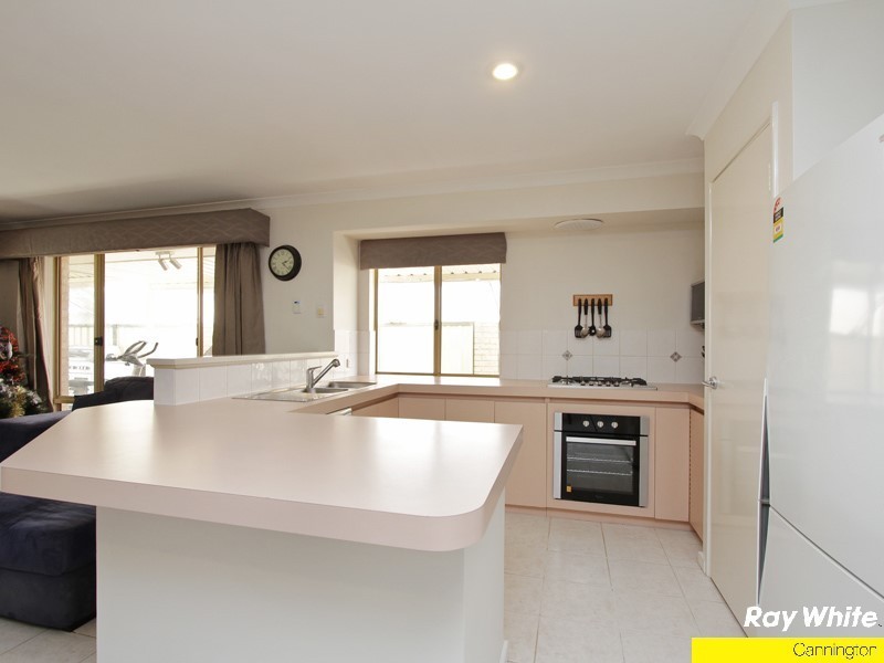 14 Holton Way, Cannington WA 6107