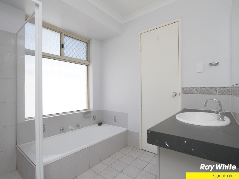 54 Nyandi Court, Thornlie WA 6108