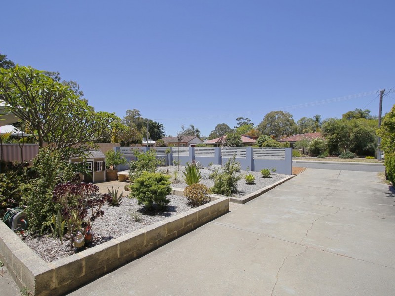 15 Letsom Way, Langford WA 6147