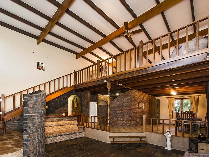 8 Kylie Road, Roleystone WA 6111