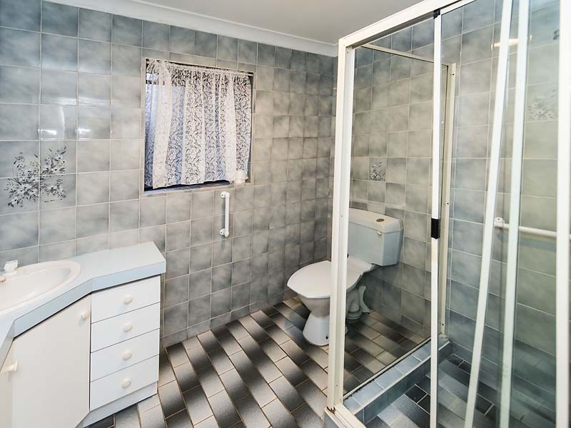 8 Kylie Road, Roleystone WA 6111