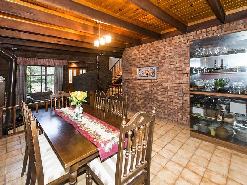 8 Kylie Road, Roleystone WA 6111