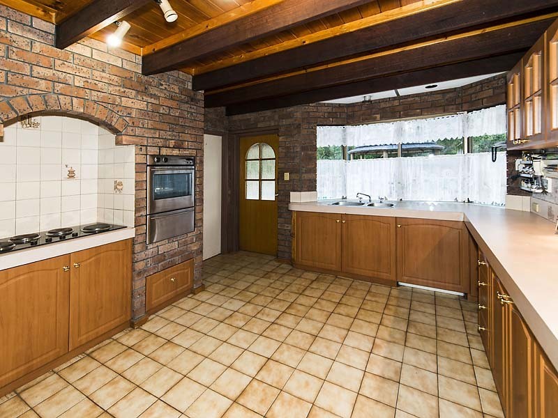 8 Kylie Road, Roleystone WA 6111