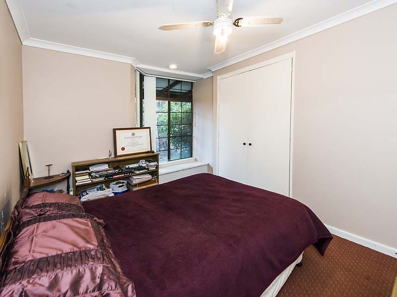 8 Kylie Road, Roleystone WA 6111