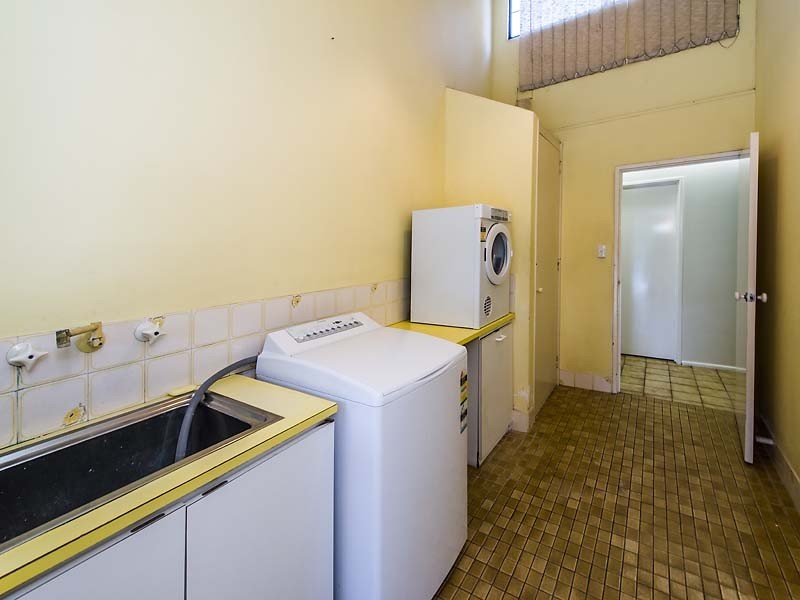 8 Kylie Road, Roleystone WA 6111