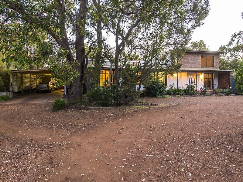 8 Kylie Road, Roleystone WA 6111