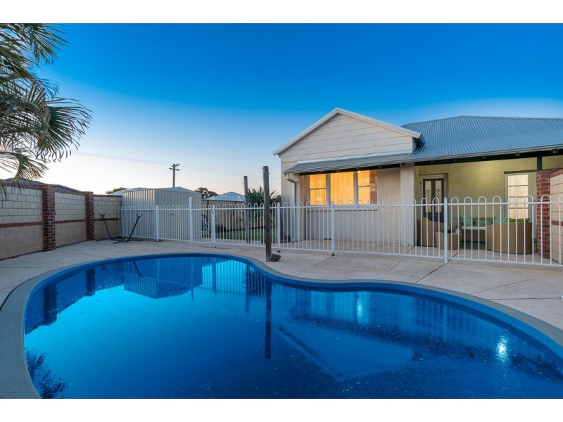 26 Redcliffe Street, East Cannington WA 6107