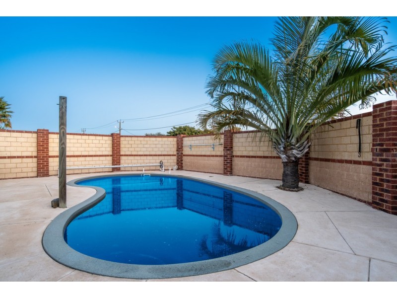 26 Redcliffe Street, East Cannington WA 6107