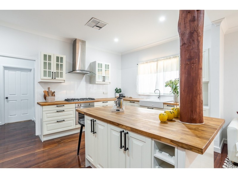 26 Redcliffe Street, East Cannington WA 6107