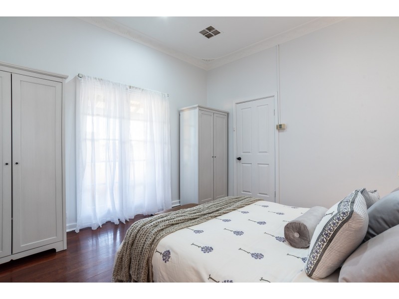 26 Redcliffe Street, East Cannington WA 6107