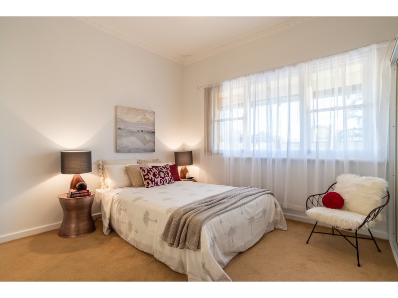 26 Redcliffe Street, East Cannington WA 6107