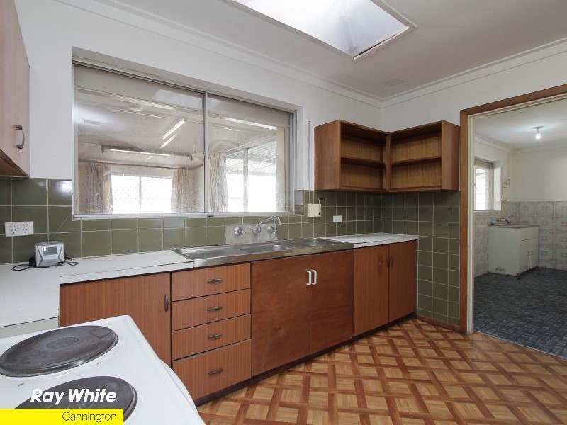 111 Mills Street, Queens Park WA 6107