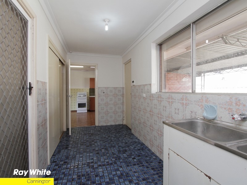 111 Mills Street, Queens Park WA 6107