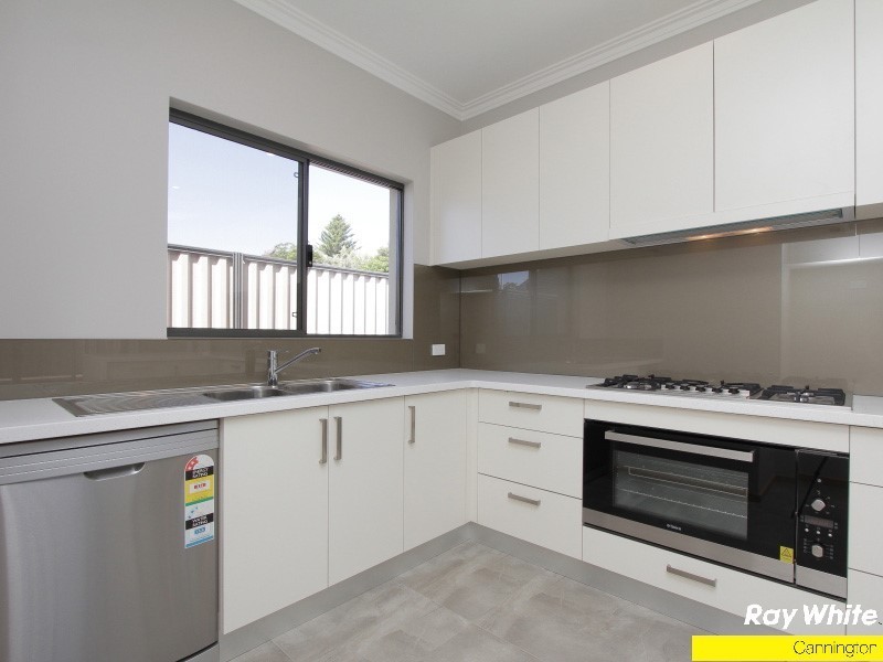 12b Teaguer Street, Wilson WA 6107