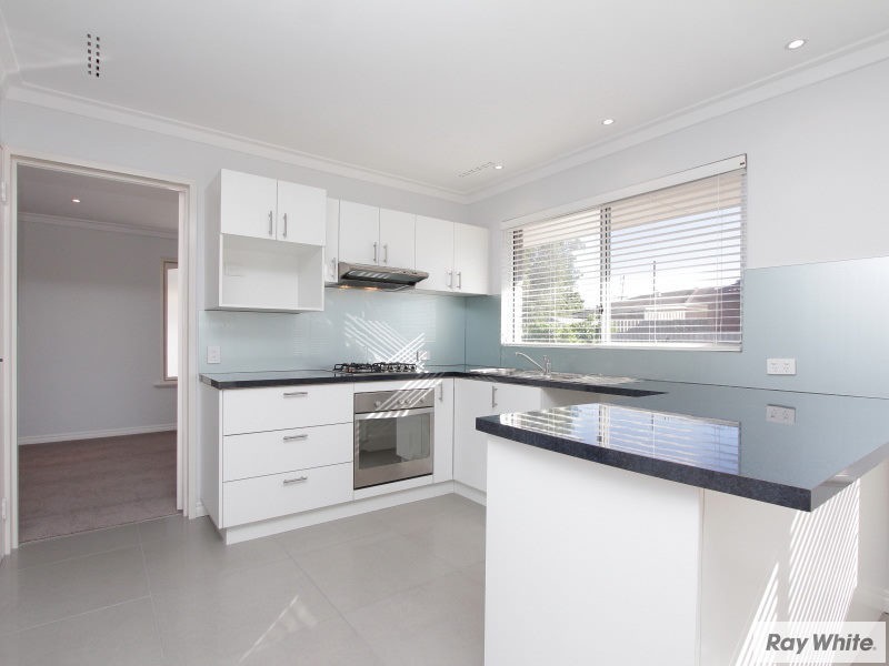 11 Lind Court, Langford WA 6147