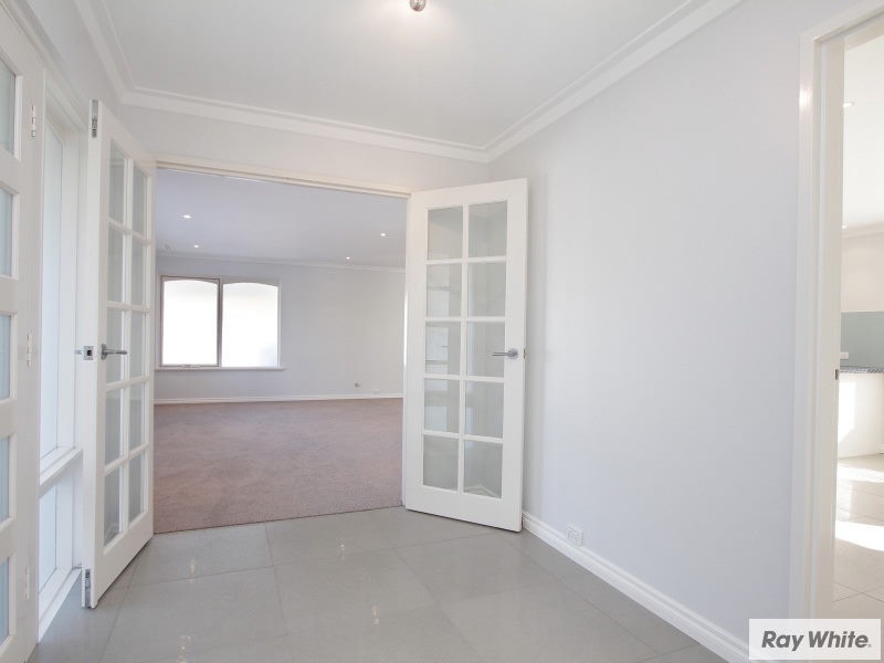 11 Lind Court, Langford WA 6147