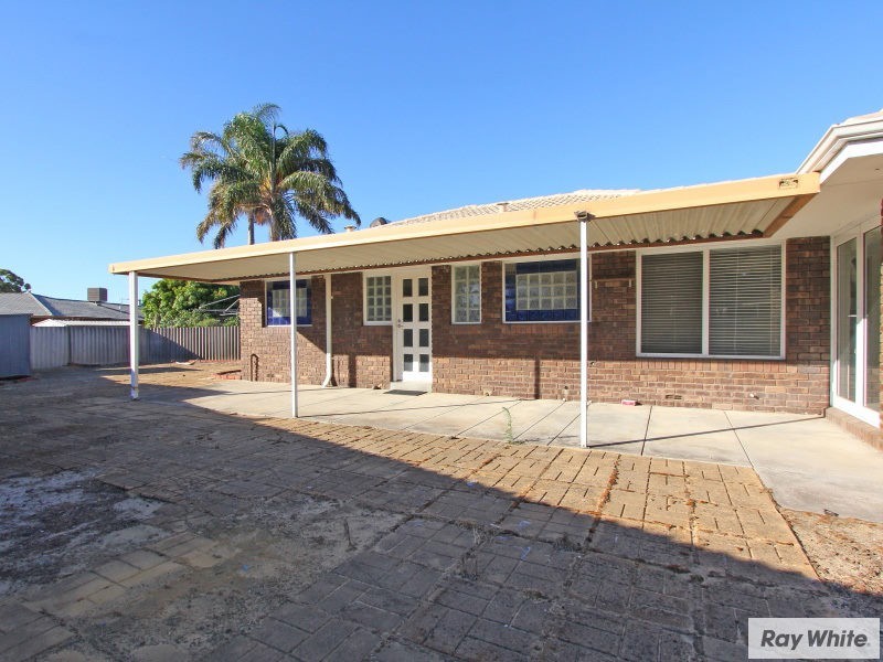 11 Lind Court, Langford WA 6147