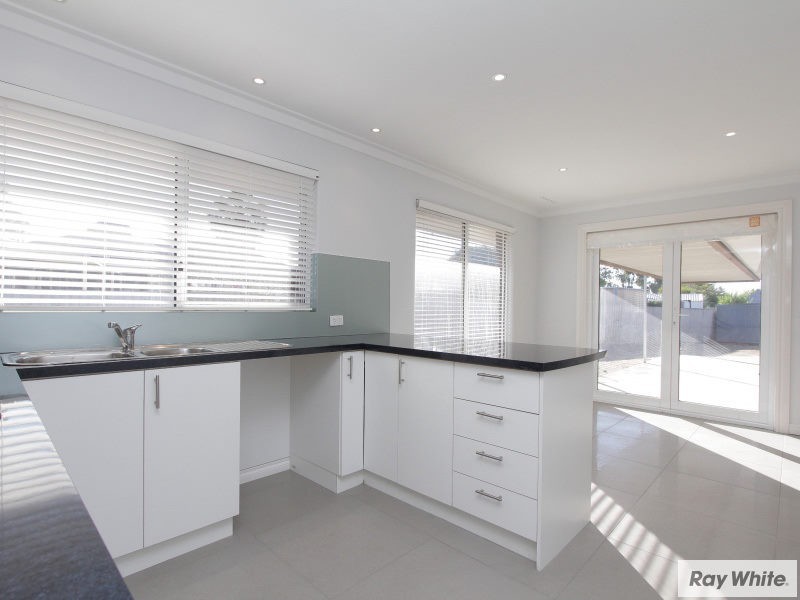 11 Lind Court, Langford WA 6147