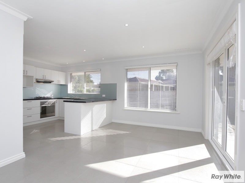 11 Lind Court, Langford WA 6147