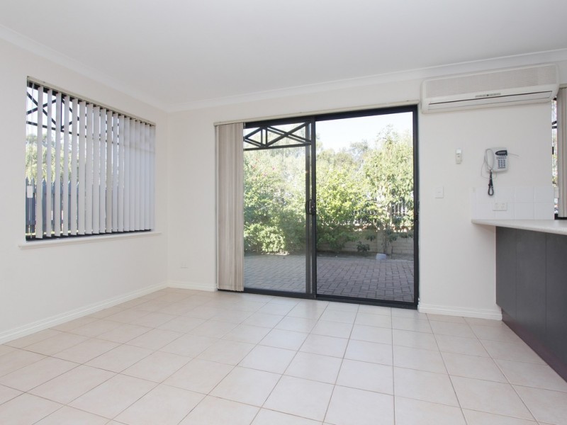 1/194 Hamilton Street, Queens Park WA 6107