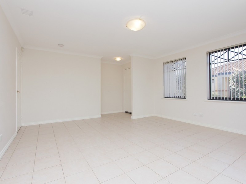 1/194 Hamilton Street, Queens Park WA 6107