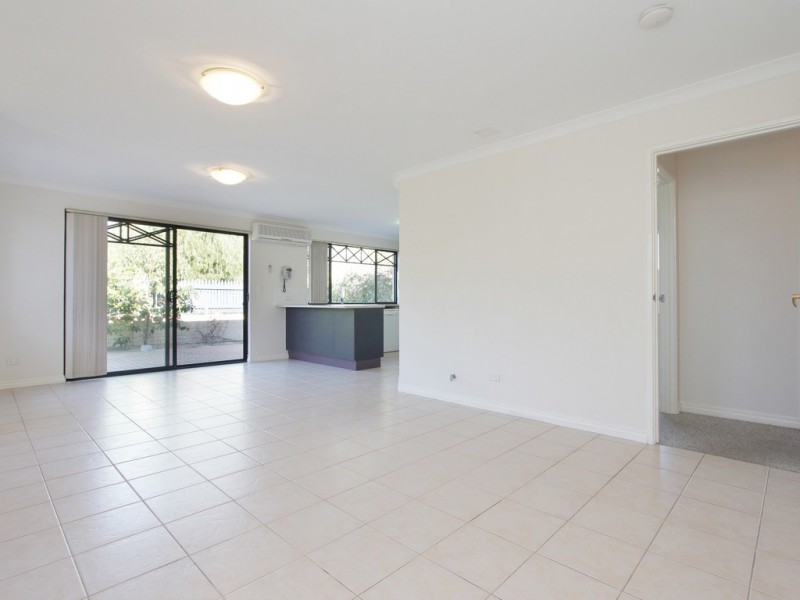 1/194 Hamilton Street, Queens Park WA 6107