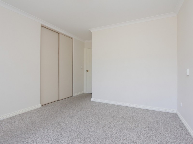 1/194 Hamilton Street, Queens Park WA 6107