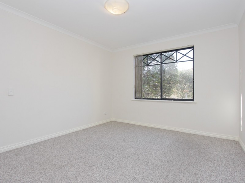 1/194 Hamilton Street, Queens Park WA 6107