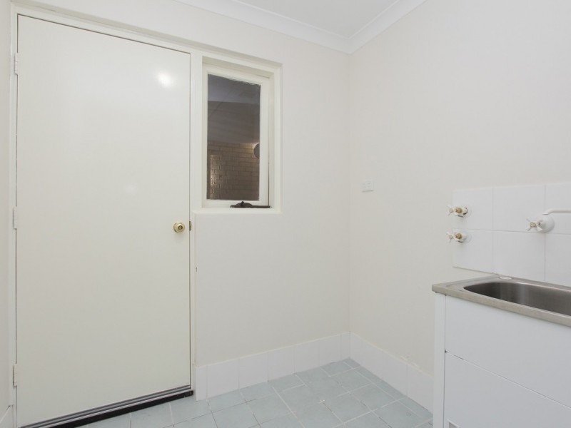 1/194 Hamilton Street, Queens Park WA 6107