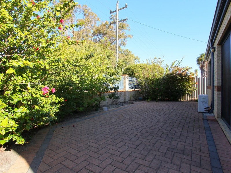 1/194 Hamilton Street, Queens Park WA 6107