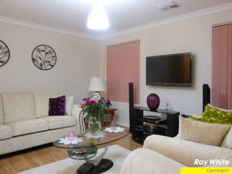 6 Gemina Way, Wattle Grove WA 6107