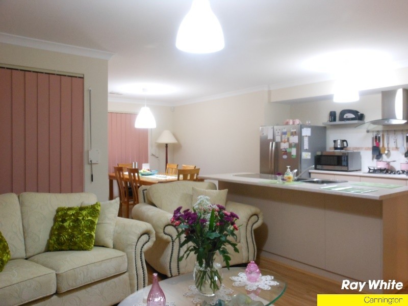6 Gemina Way, Wattle Grove WA 6107