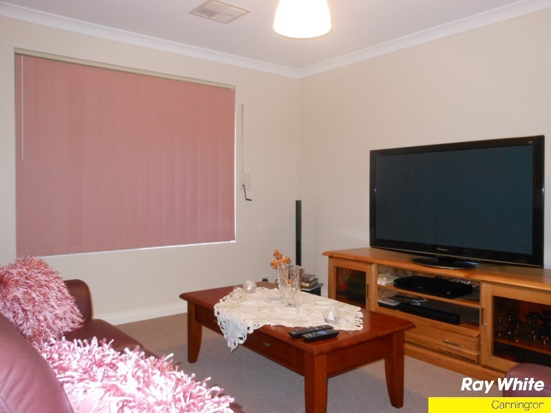 6 Gemina Way, Wattle Grove WA 6107
