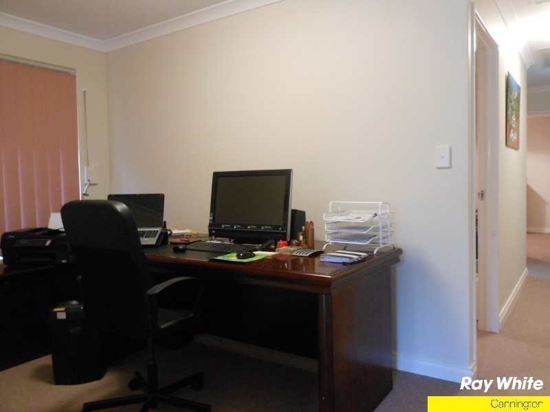 6 Gemina Way, Wattle Grove WA 6107