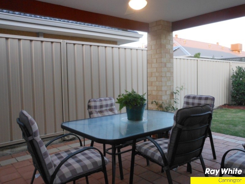 6 Gemina Way, Wattle Grove WA 6107