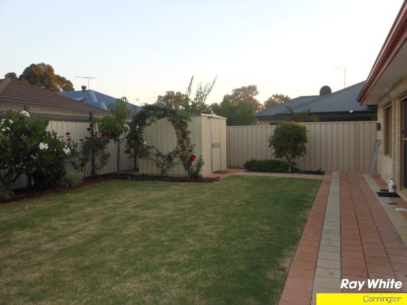 6 Gemina Way, Wattle Grove WA 6107