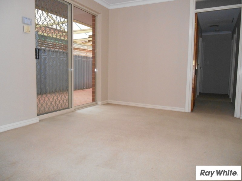 1a Herndon Close, Cannington WA 6107