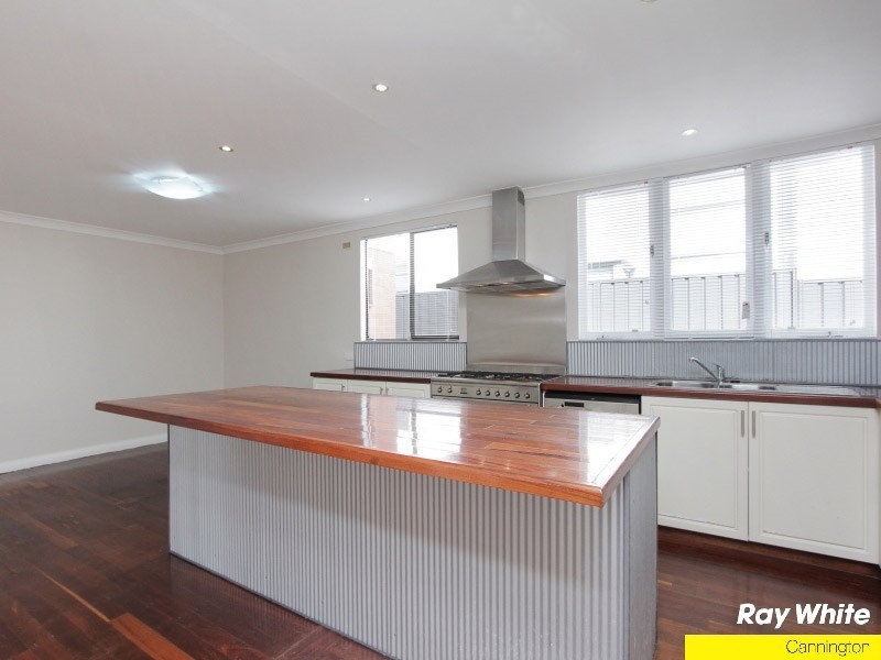 25 Second Avenue, Rossmoyne WA 6148