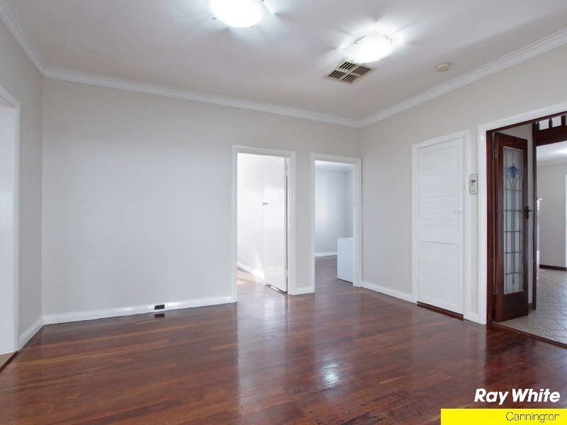 25 Second Avenue, Rossmoyne WA 6148