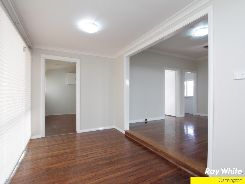 25 Second Avenue, Rossmoyne WA 6148