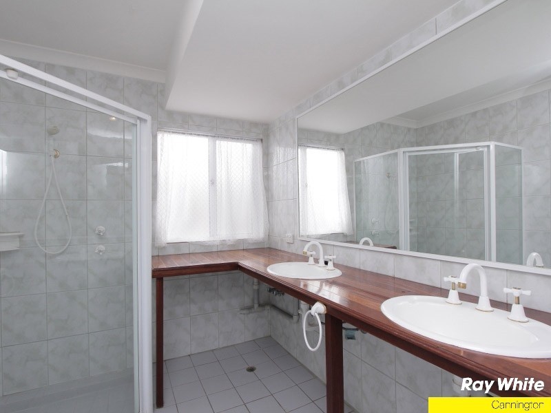 25 Second Avenue, Rossmoyne WA 6148