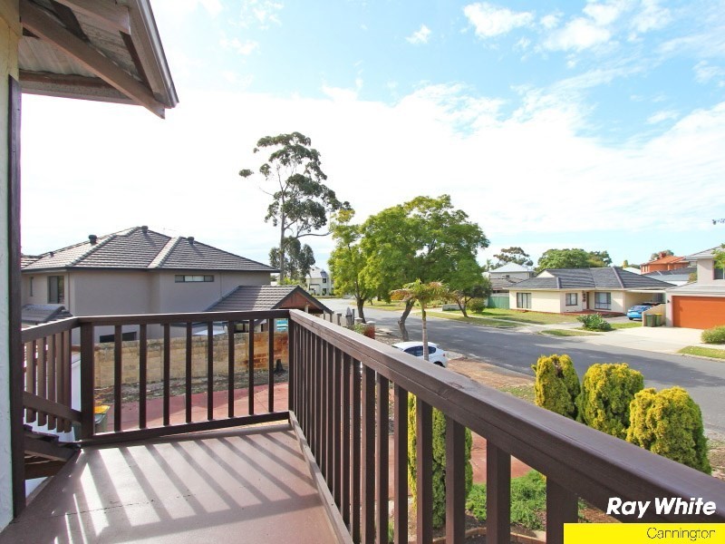 25 Second Avenue, Rossmoyne WA 6148