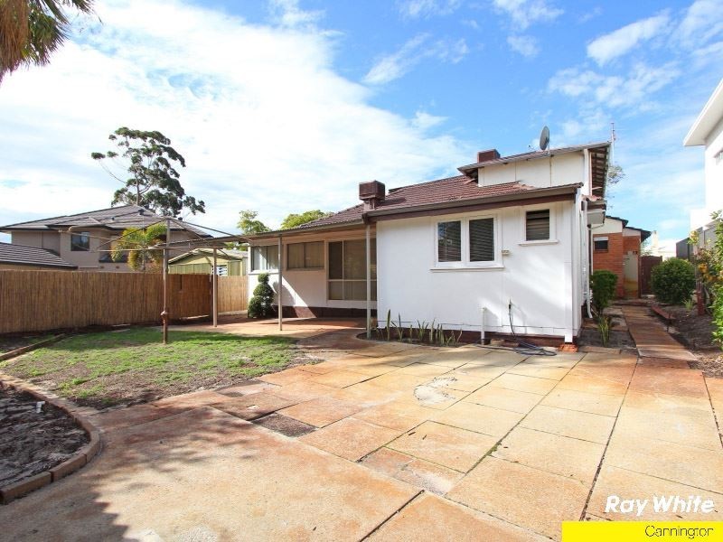 25 Second Avenue, Rossmoyne WA 6148