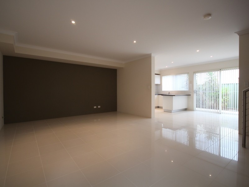 7/51 Carden Drive, Cannington WA 6107