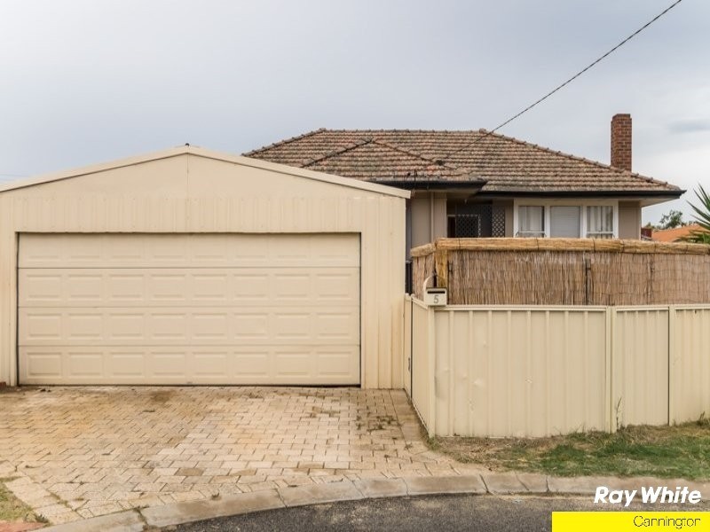 5 Ball Place, Queens Park WA 6107