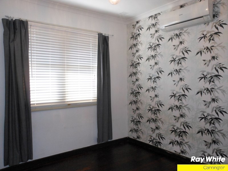 5 Ball Place, Queens Park WA 6107