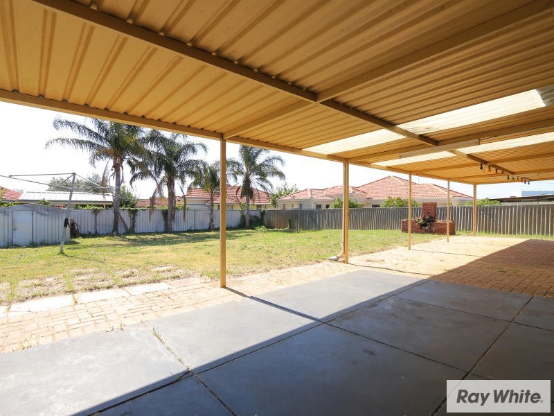 29 Longhurst Way, Queens Park WA 6107