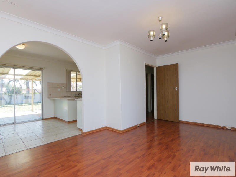 29 Longhurst Way, Queens Park WA 6107