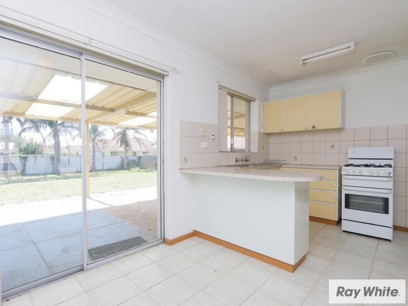 29 Longhurst Way, Queens Park WA 6107