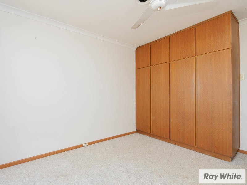 29 Longhurst Way, Queens Park WA 6107